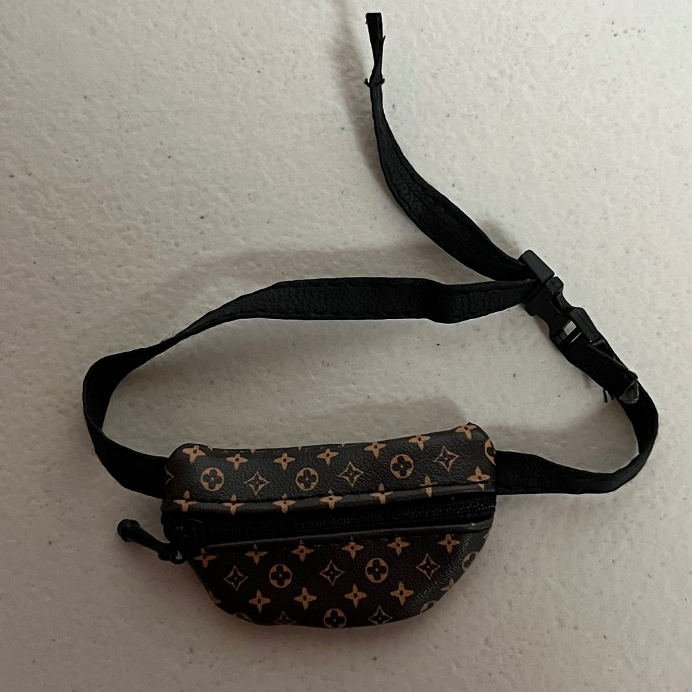 Designer Fanny Pack Bag For Labubu Brown Fashion Accessory Brown